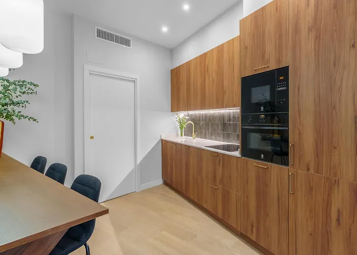 Lux Parking Included Apartament *